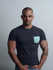 Damien Crosse & Logan Vaughn: Massage Fuck