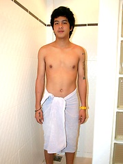 Asian straight college guy Gao jack off show for some cash